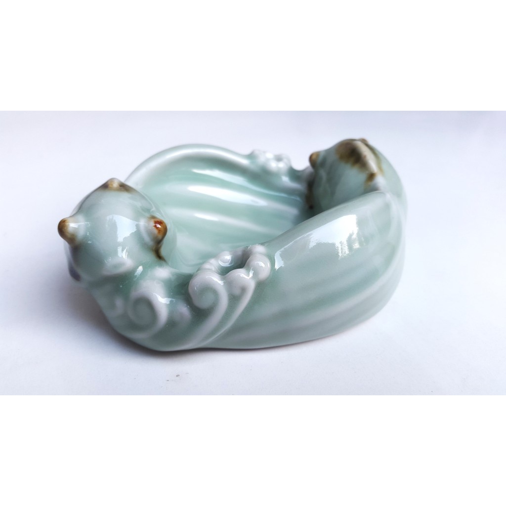 Pajangan guci keramik asbak klasik antik motif koi