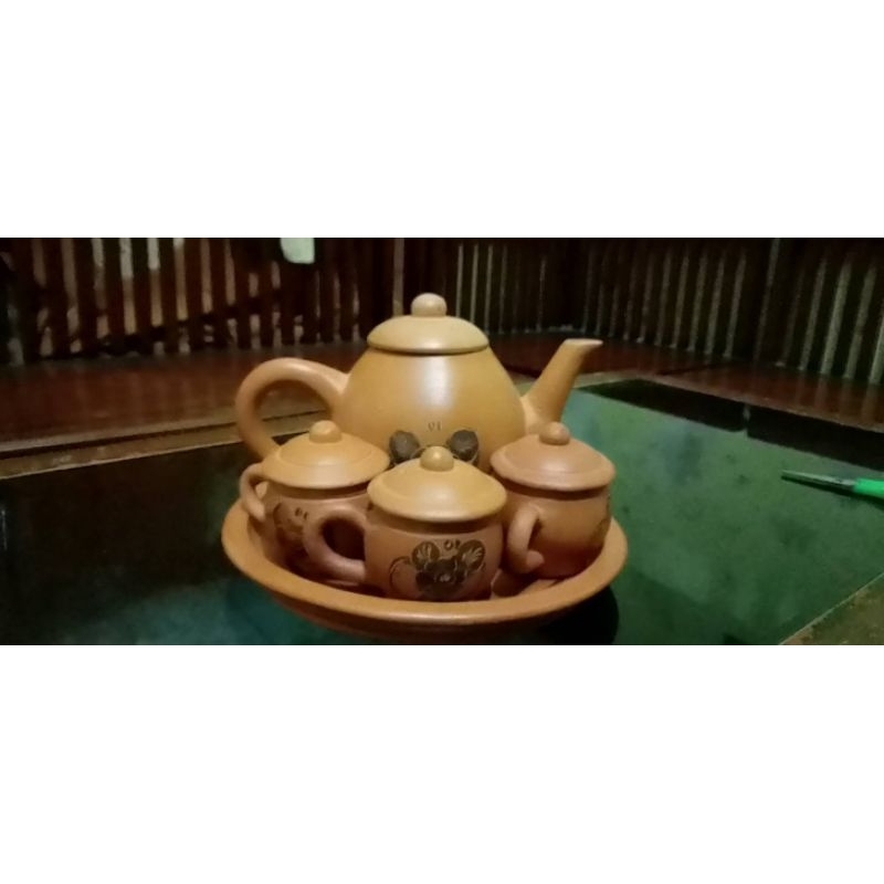 poci set tanah liat