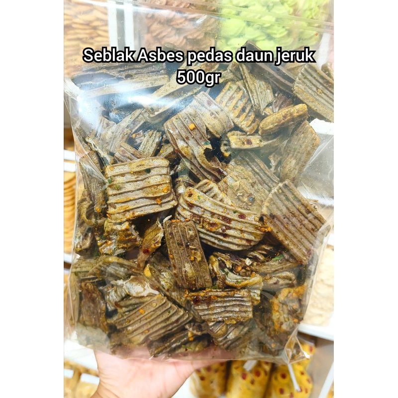 

Cemilan Kerupuk Seblak Asbes Rasa Pedas Daun Jeruk 250gr - 500 gr