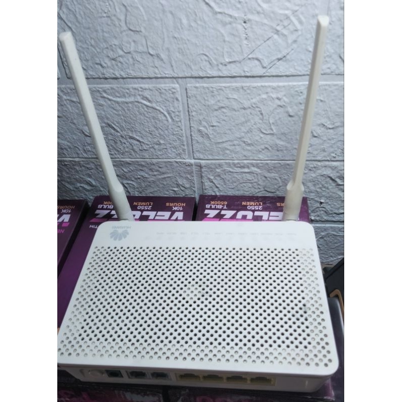 Router Huawei HG8245H5 port biru