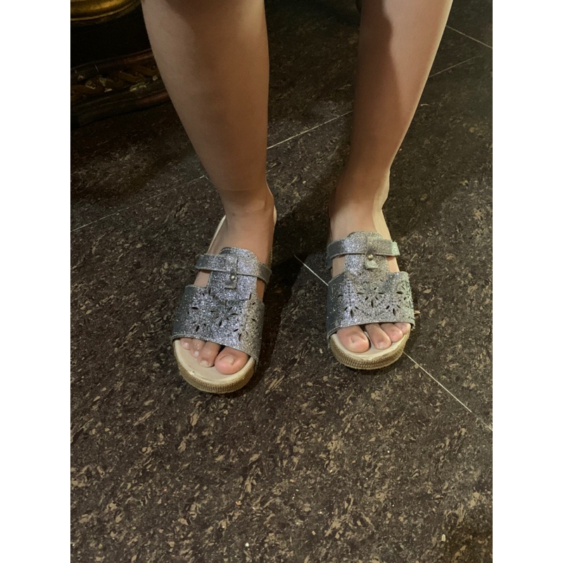 PRELOVED WEDGES SANDAL PESTA