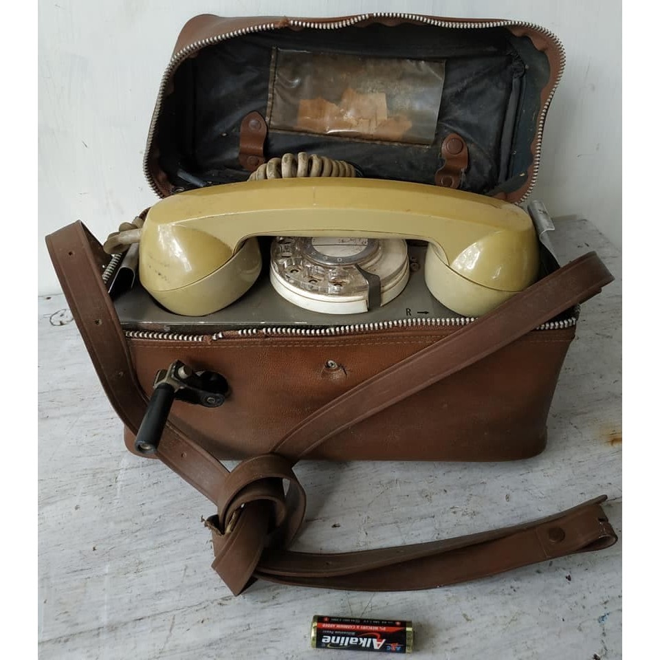 pajangan Telepon Portable Lawas telepon militer