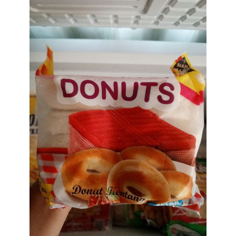 

Pelangi Donuts Kentang dengan gula tabur kemasan 500 gr