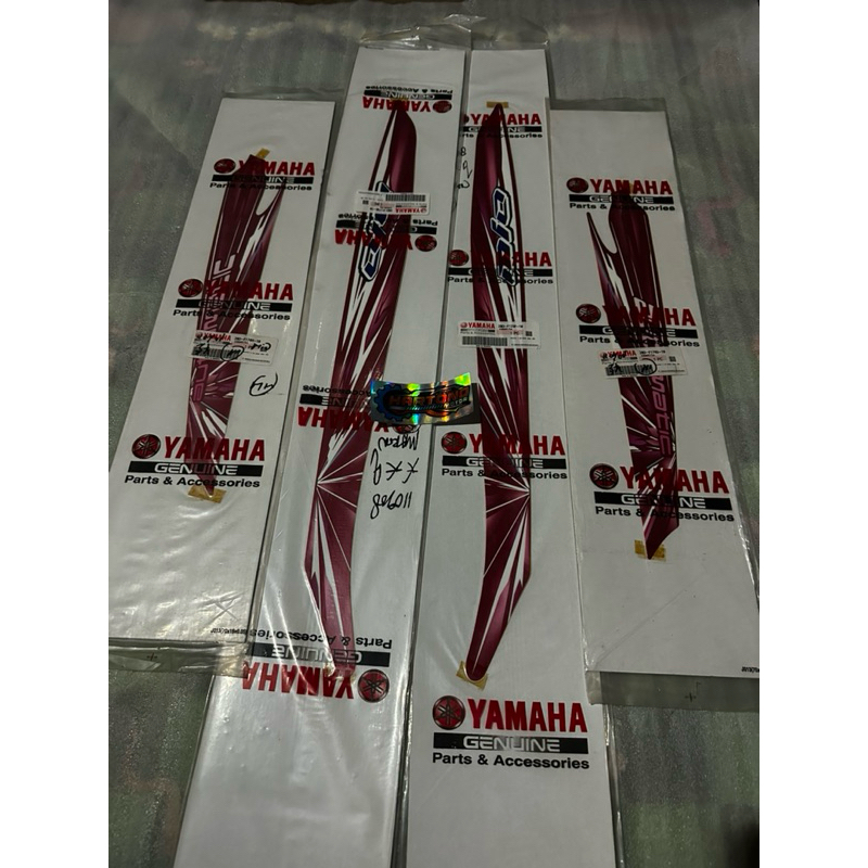 striping mio smile body belakang original