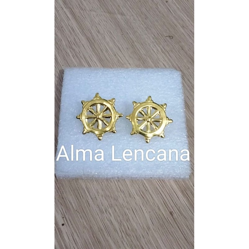 PIN/MUD CORPSTEKEN MONOGRAM Kemudi Pelayaran