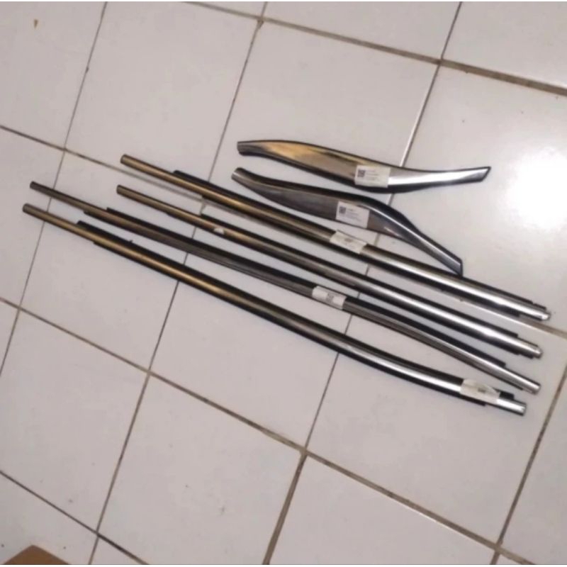 Jual Pelipit Kaca Fortuner Vrz dan Pelipit kaca mati Fortuner Vrz Original chrome