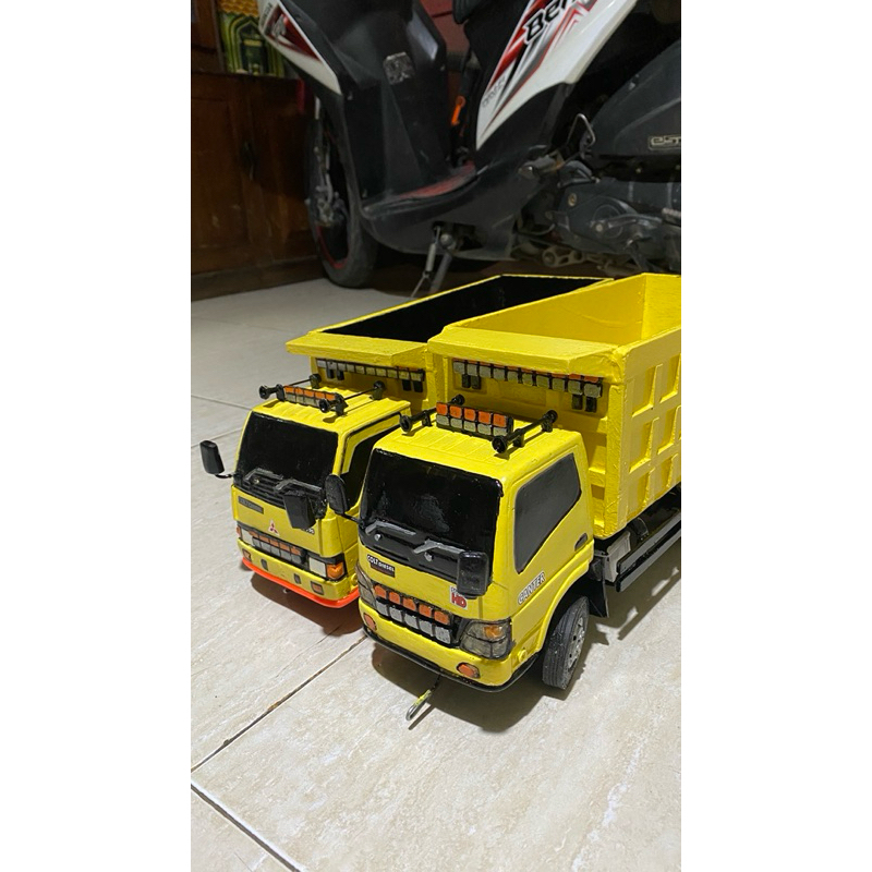 Truk oleng canter dump karawang hino