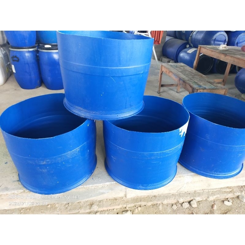 drum plastik 200liter potongan.drum plastik 100liter