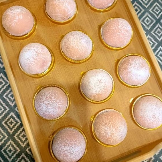 

Daifuku Mochi Strawberry