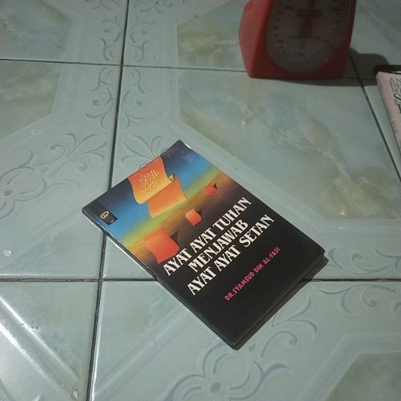 buku AYAT-AYAT TUHAN MENJAWAB AYAT-AYAT SETAN