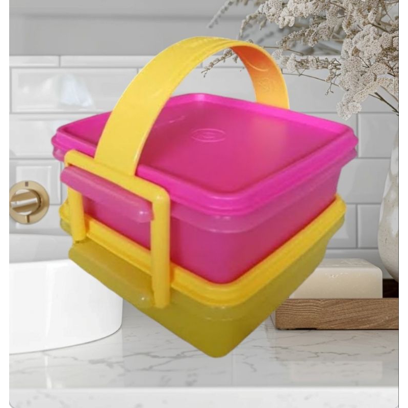 kotak makan tupperware small carry all set