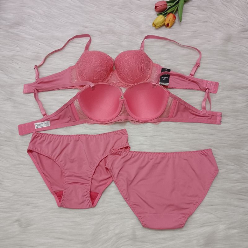 Pierre Cardin Bra one set model Half Cup size 32/34/36 B