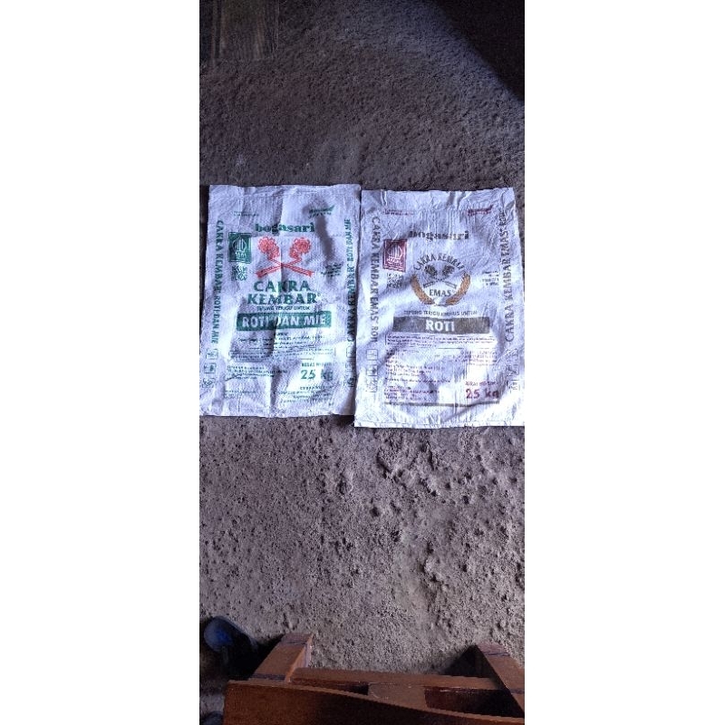 

karung bekas terigu 25kg buat wadah serbaguna