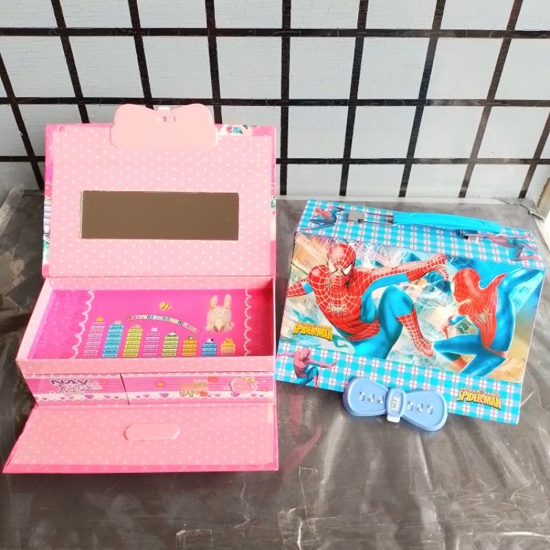 

Tempat Pensil Kode 3 Dimensi Karakter dengan Kode 3 Susun ( Pcs ) [ Original ]