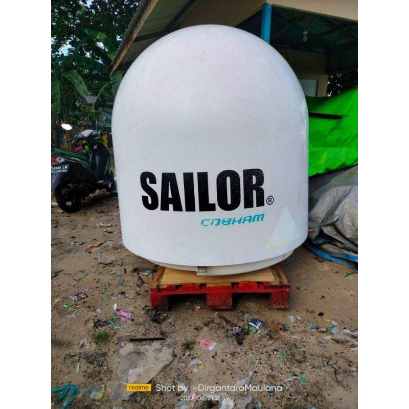 VSAT SAILOR 900