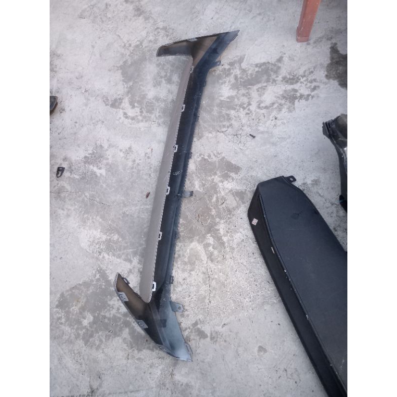 garnish bemper depan brv 2022