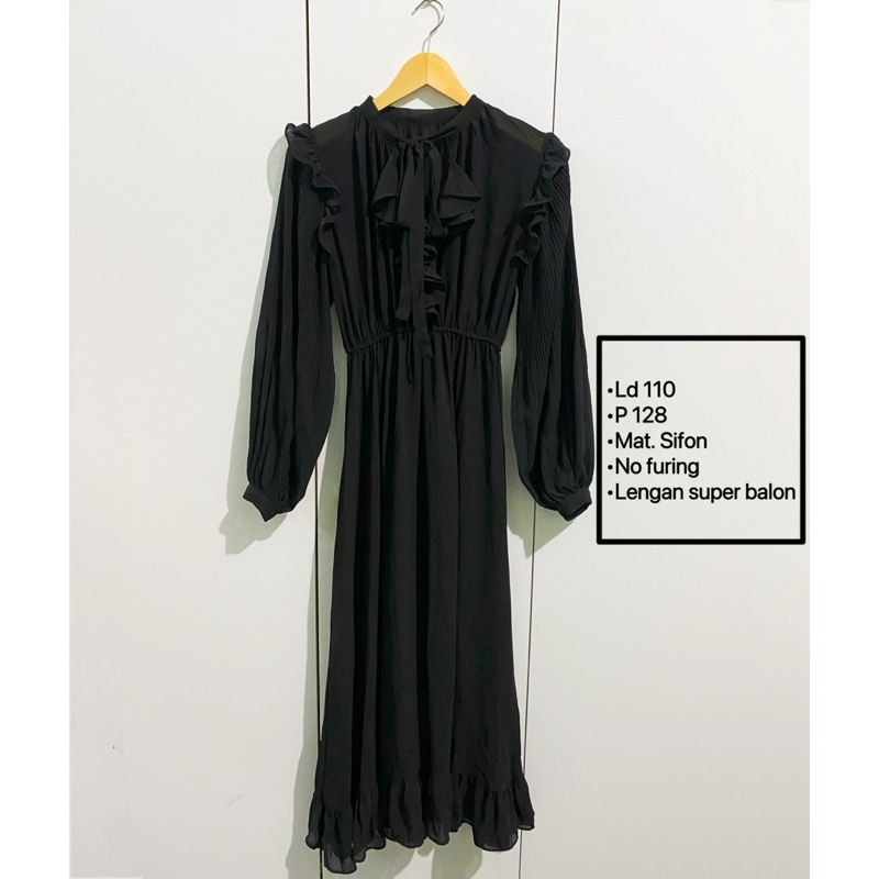 long dress hitam lengan super balon