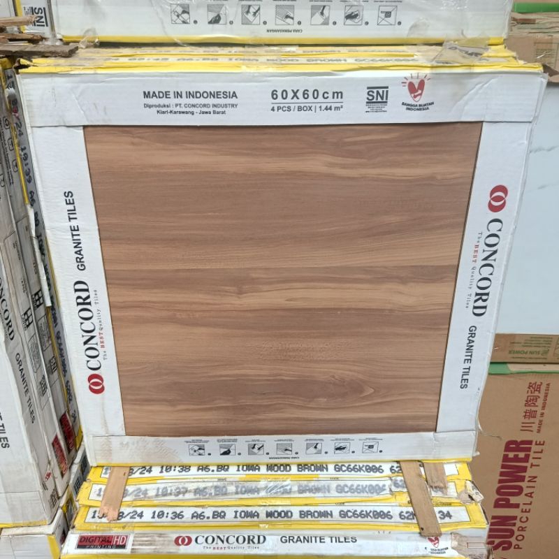 Granit lantai 60x60 motif kayu glossy Iowa Wood brown