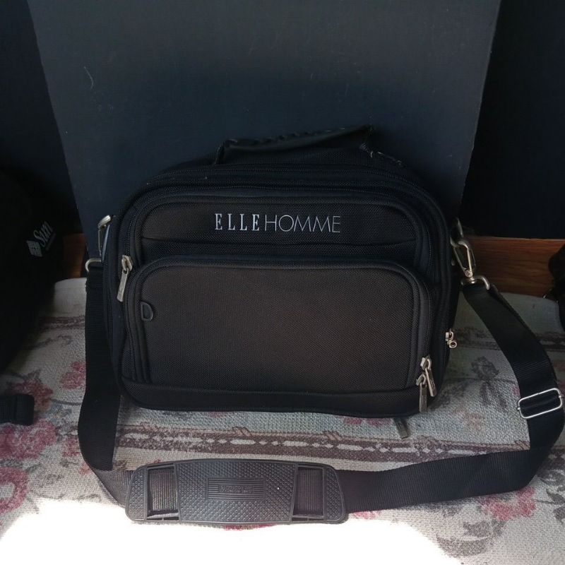 ElleHommé Tas Selempang Hitam