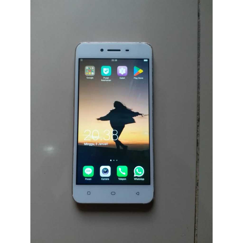 OPPO A37. RAM 2 INTERNAL 16.