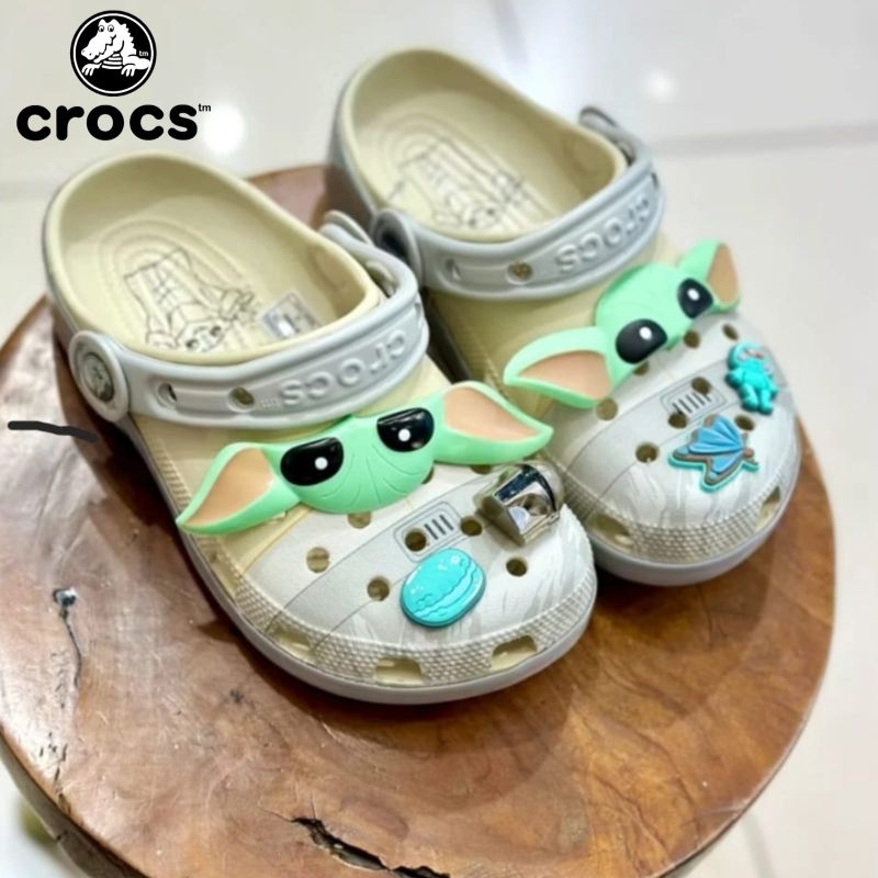 Sandal anak Crocs Star Wars Grogu Classic Clog Kids and junior / Crocs Star wars grogu anak