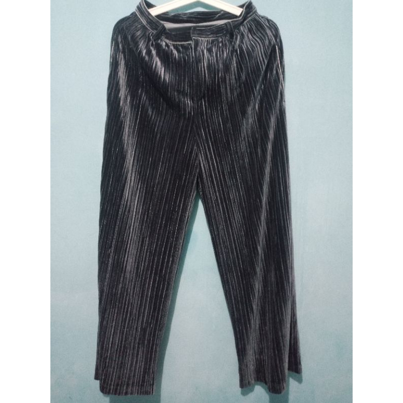 celana panjang Freelove//Lily Brown