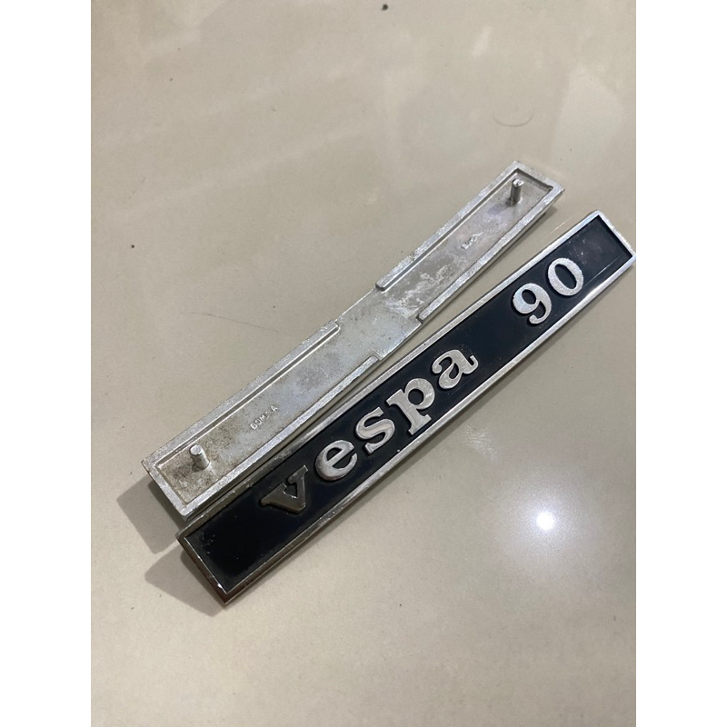 emblem vespa 90 / pts / spesial bomisa Original nos
