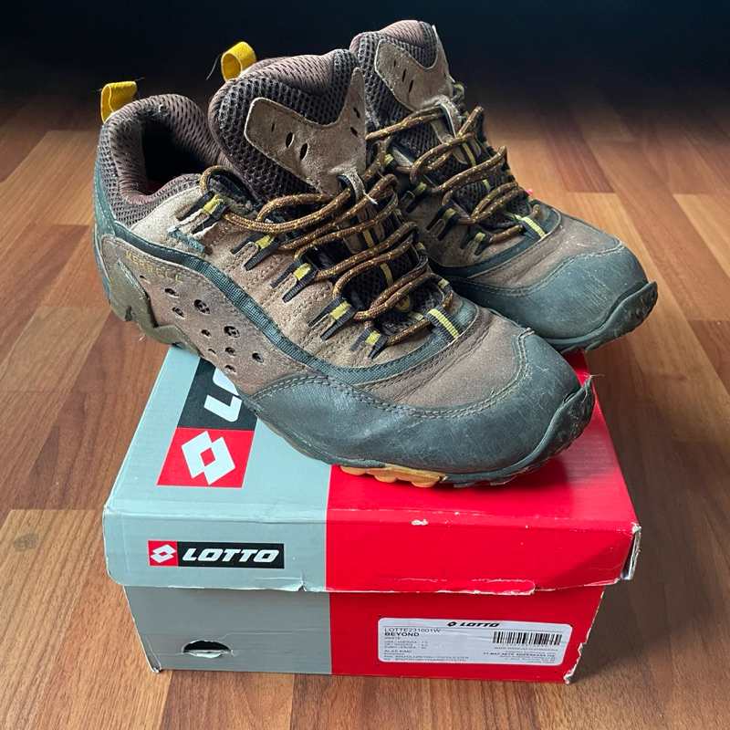 Sepatu Second Outdoor Gunung Merrel size 43