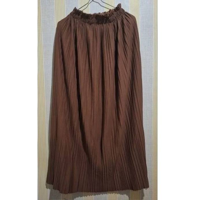 ROK PLISKET WANITA  PREMIUM WARNA COKLAT TUA (PRELOVED)