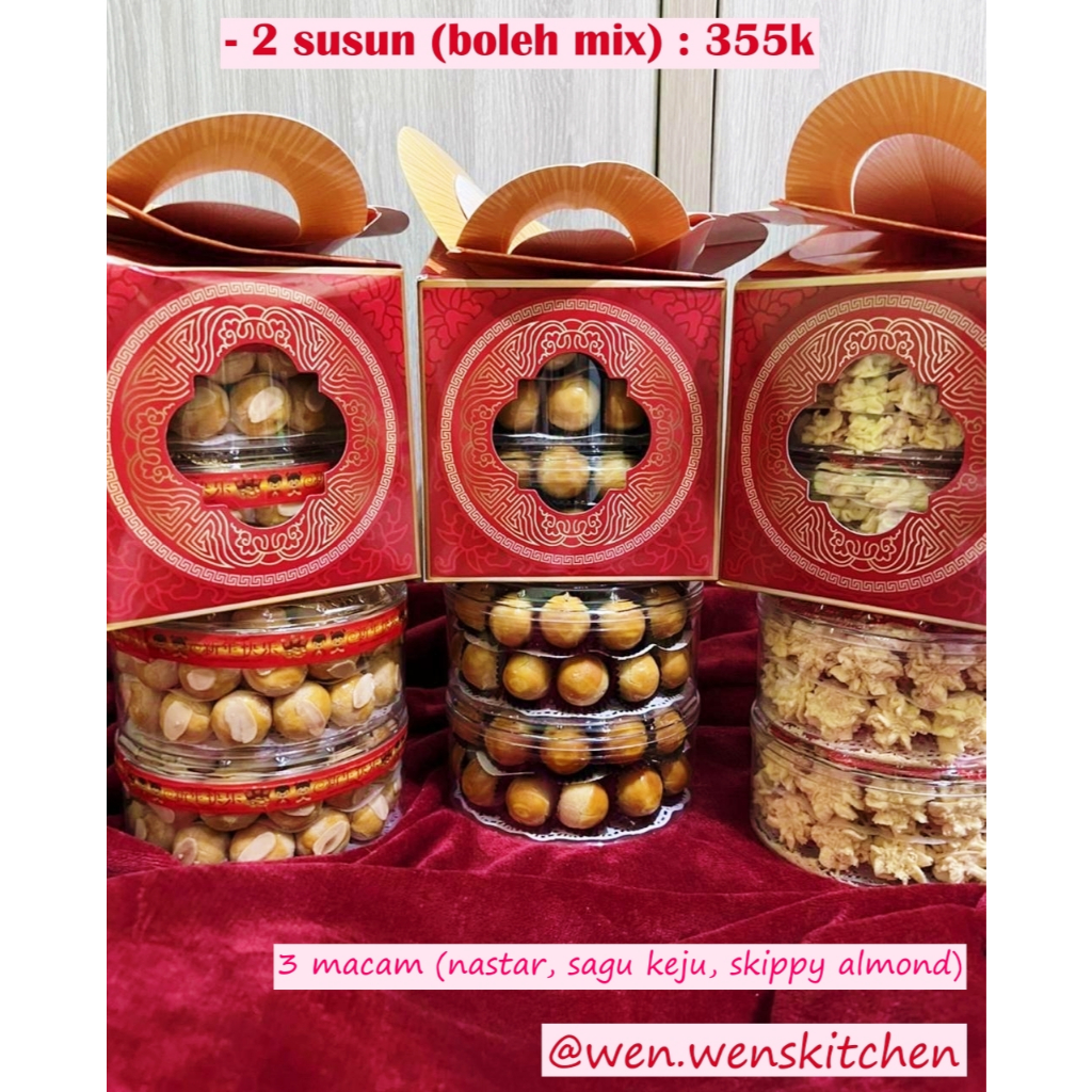 

Kue Nastar Hampers Imlek Premium Butter Wisjman / Nastar Premium Gift / Chinese New Year Hampers / Prosperity Package / Hampers sincia | Sagu Keju | Skippy Almond