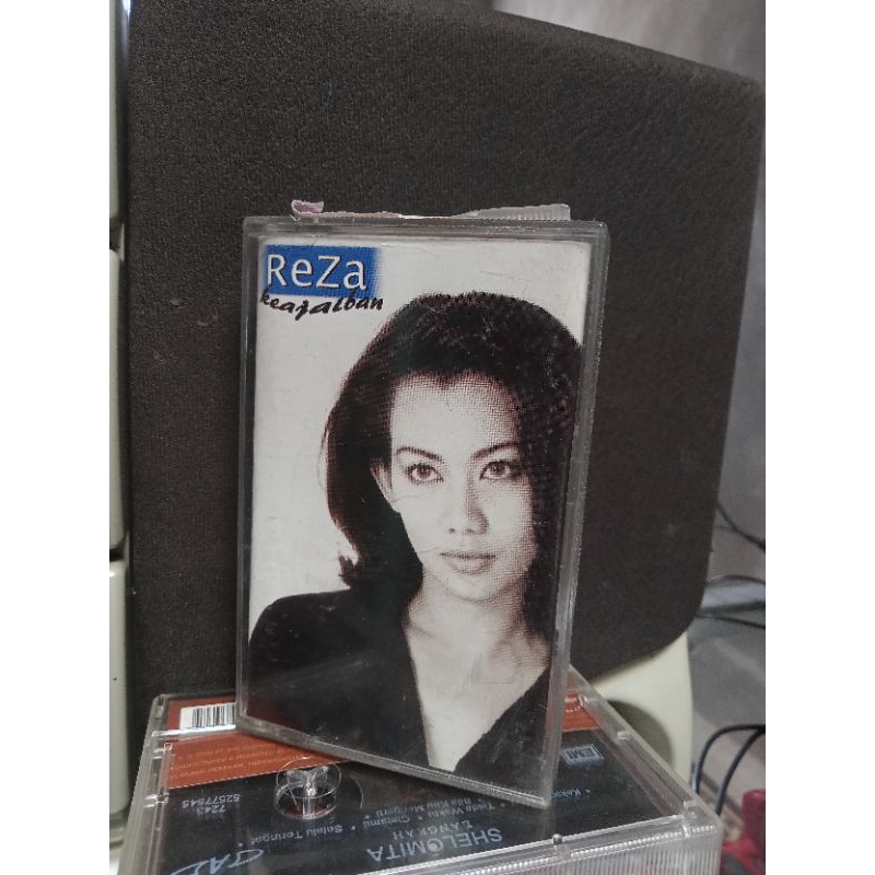 Kaset pita Reza Artamevia