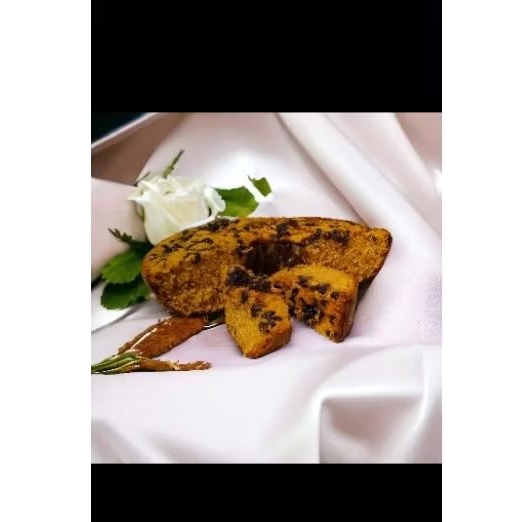 

Banana cake 1 loyang-banana cake handmade-banana choco chip-banana original-banana cake keju