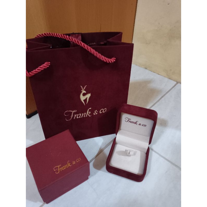 

paper bag Frank n co + ring box