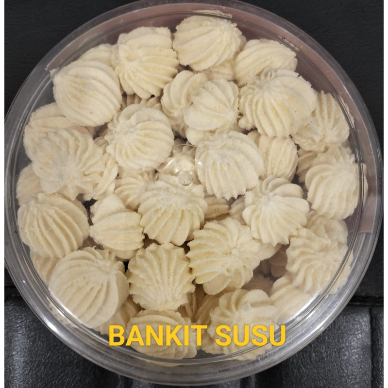

Bangkit Susu Kue Imlek Premium CNY 1 toples 500gr (Tanpa Bahan Pengawet)