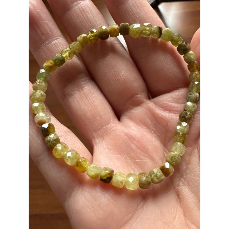 green garnet batu alam kristal tsavorite