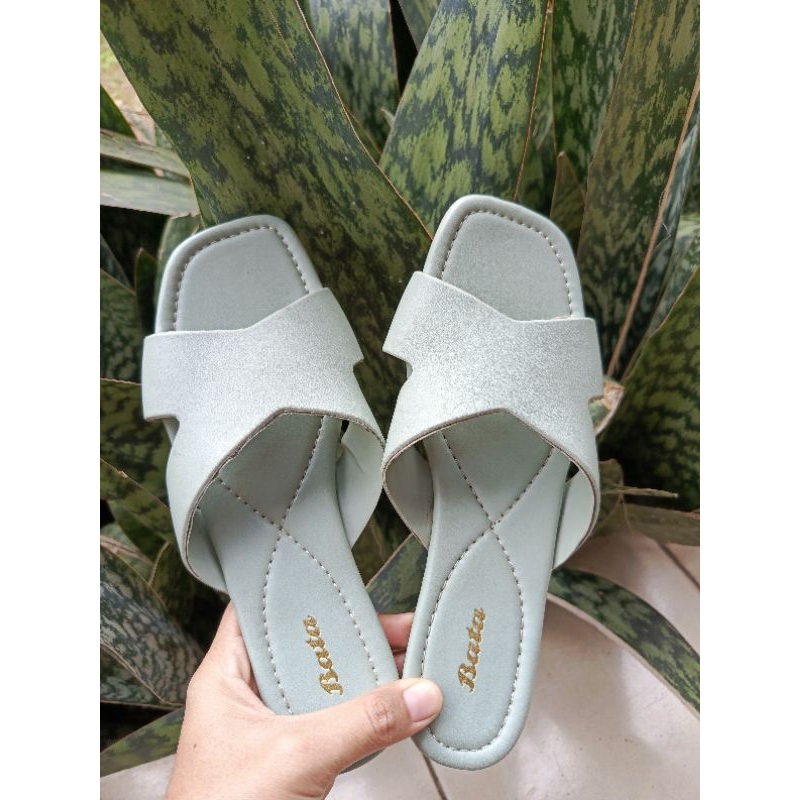 sepatu sendal bata