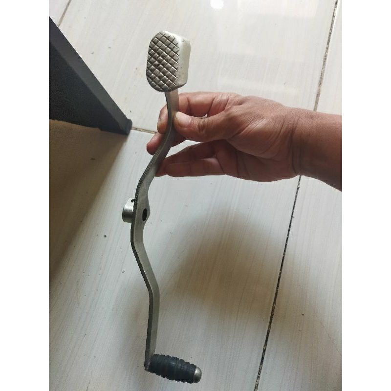 Perseneling motor shogun 125,injakan gigi motor suzuki shogun.