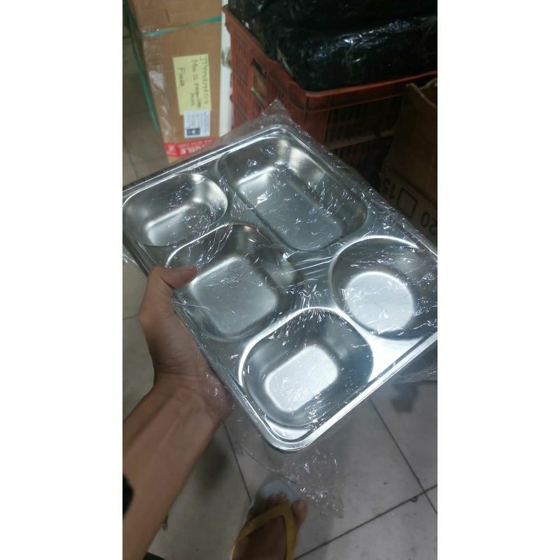 piring makan stenlis sekat 5 polos