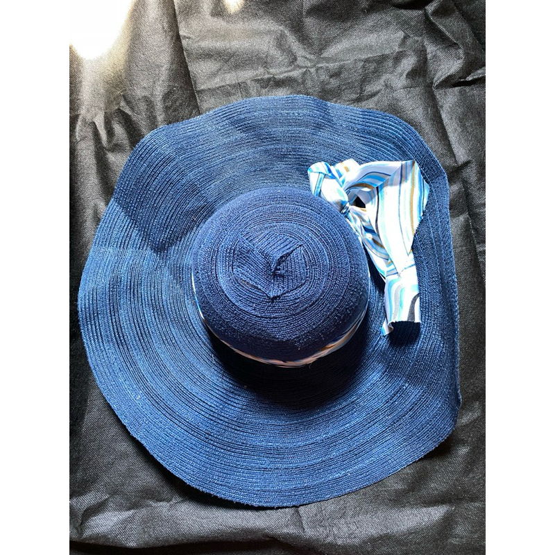 Preloved Topi Pantai