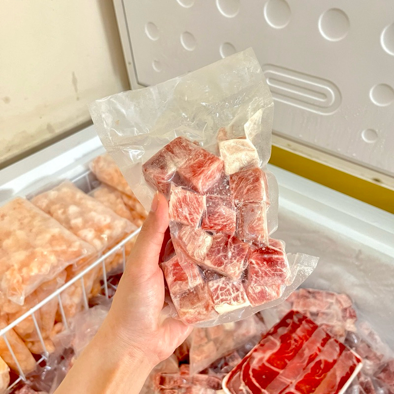 

Saikoro Cube Wagyu Meltiq/Saikoro Daging Meltiq Dadu 2x2cm