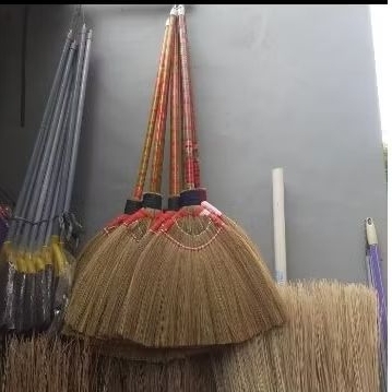 Sapu Ijuk Rayung  / Sapu Lantai Rumput Padi