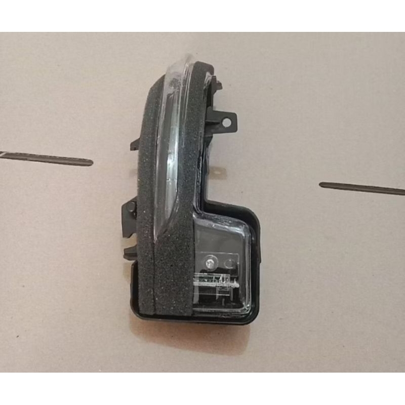 lampu sein sen spion xpander cross original kanan