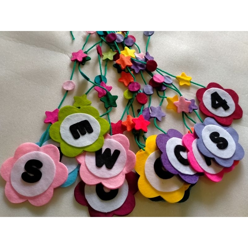 bunga flanel hiasan kelas