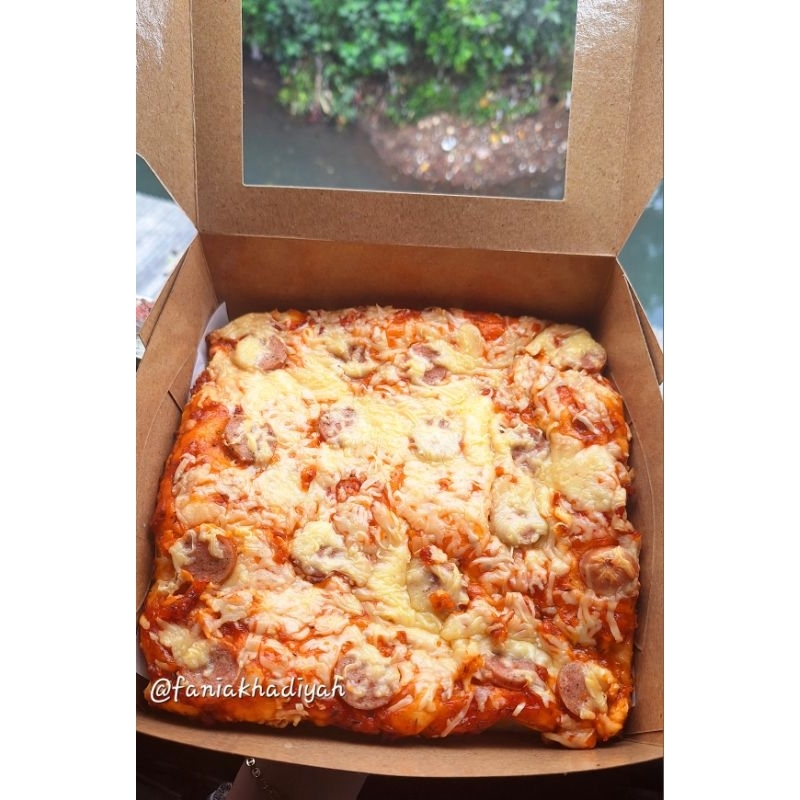 

(INTANT ONLY) Pizza Keju Sosis Bolognese ukuran 20x20