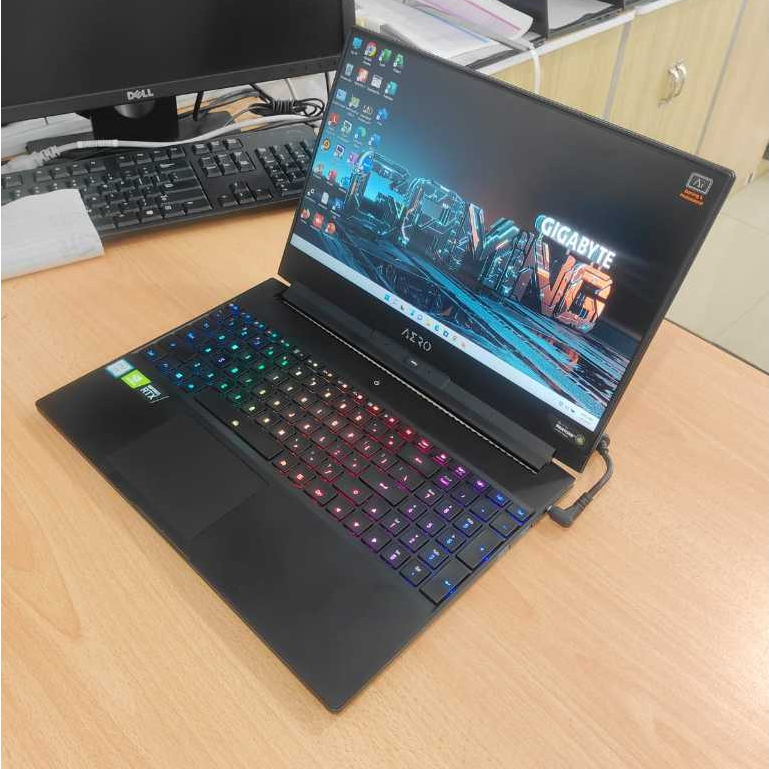 Laptop Second Gaming GigaByte AERO 15 / Core i7 Gen 9 / VGA RTX 2060