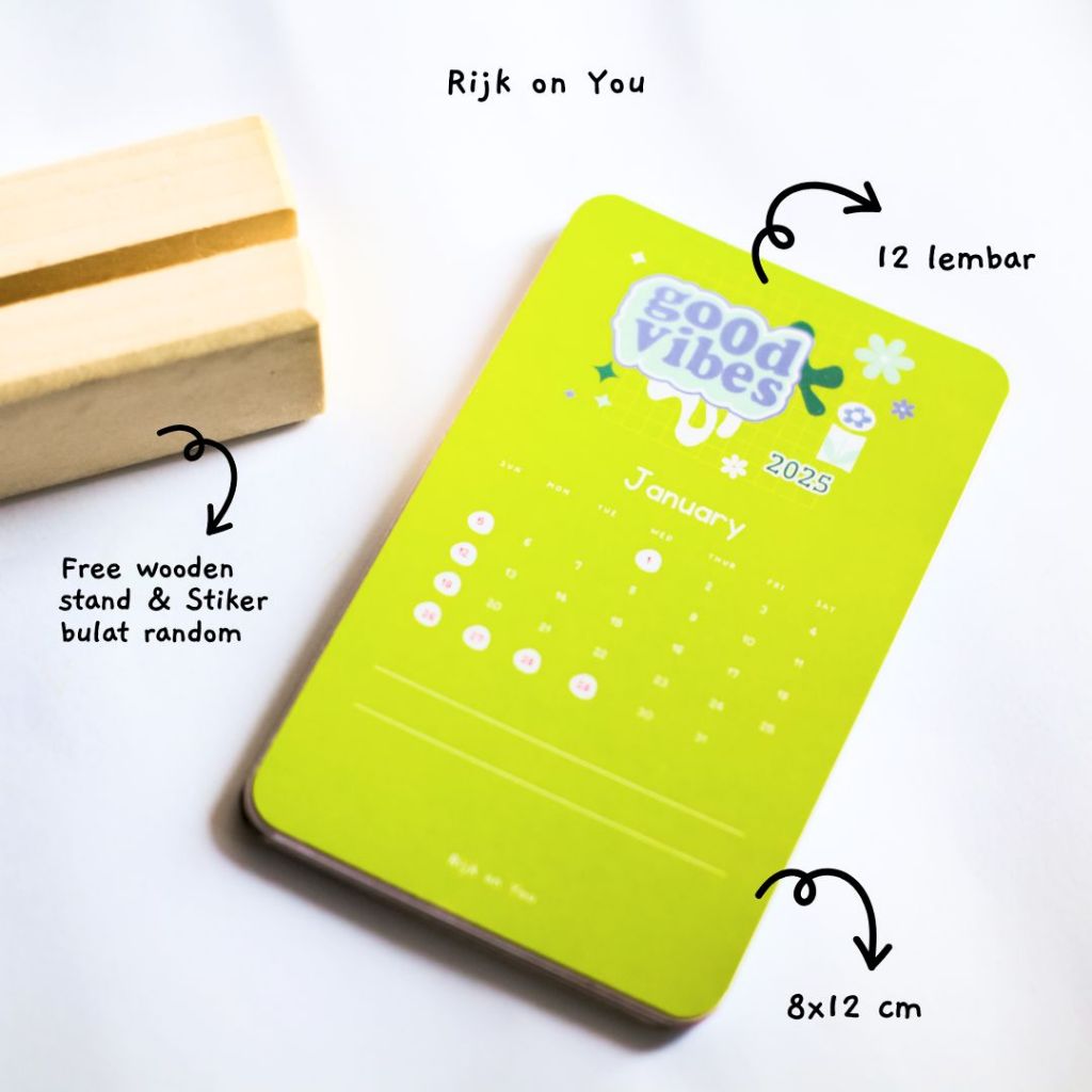 

Kalender 2025 Groovy Rijk | Desk Calendar free Wooden Stand | Size 8x12 cm