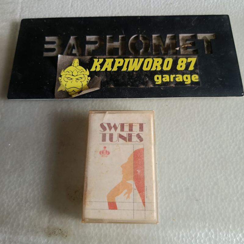 Kaset Pita Sweet Tunes Album Kompilasi lagu-lagu Populer Barat