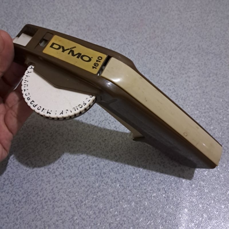 

Alat label timbul emboss 3D Dymo 1610 Original Dymo Cetakan Vertikal