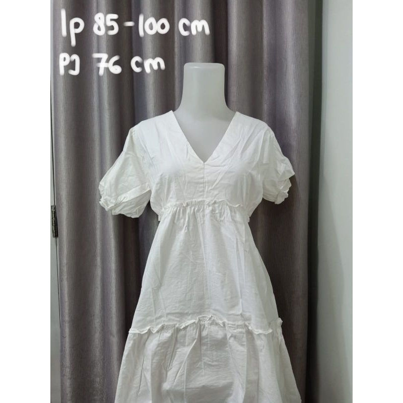 Dress Putih Lengan Pendek