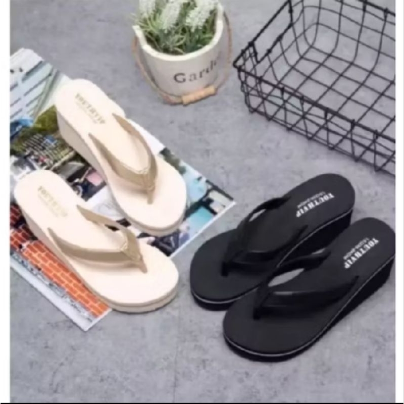 Sandal jepit wanita wedges Aurel terbaru